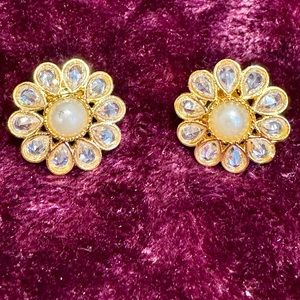 Fashion Jewelry: Earrings